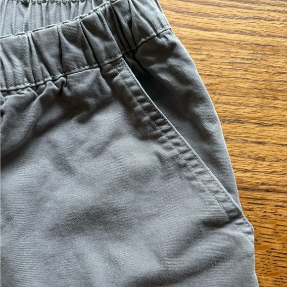 Gray men’s Chubbies medium shorts with 7 inch inseam - Picture 5 of 16